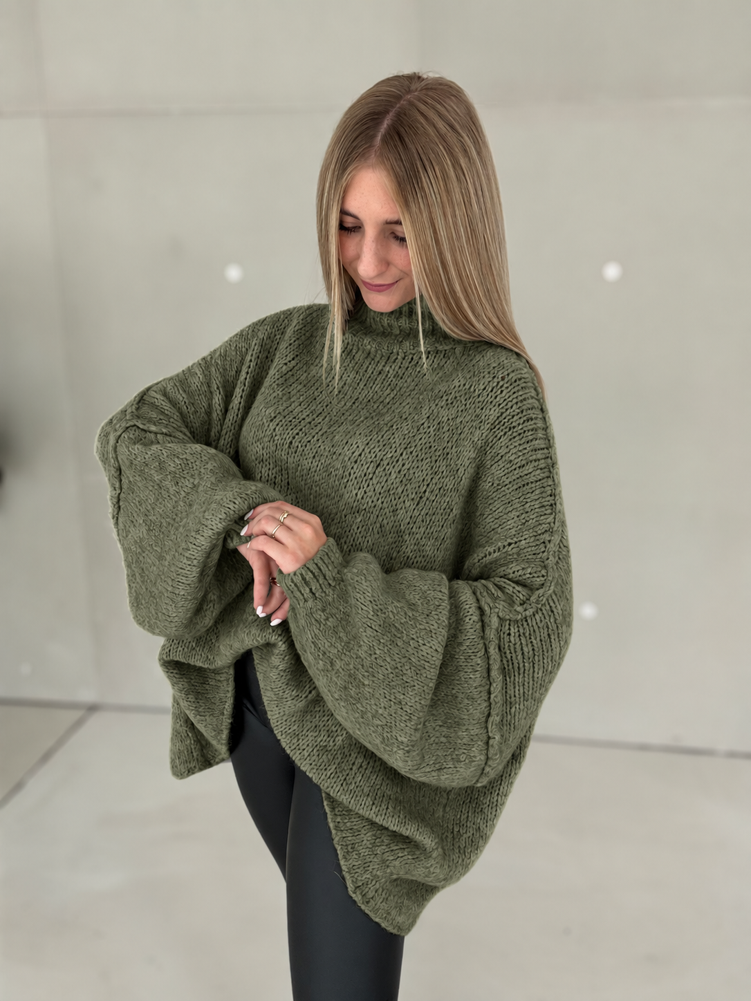 Kuschelweicher OVERSIZE Strickpullover Kaki