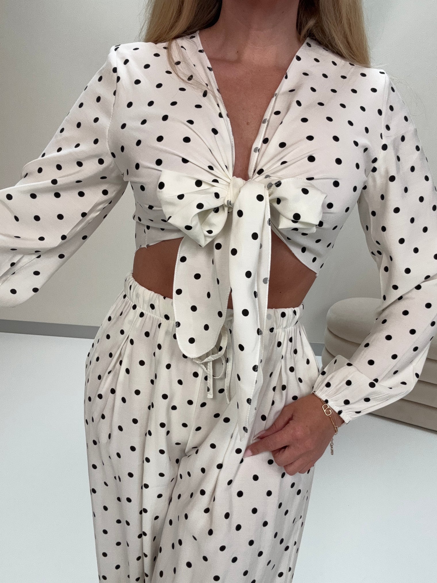 Bindebluse POLKA DOTS LOVE weiß/schwarz