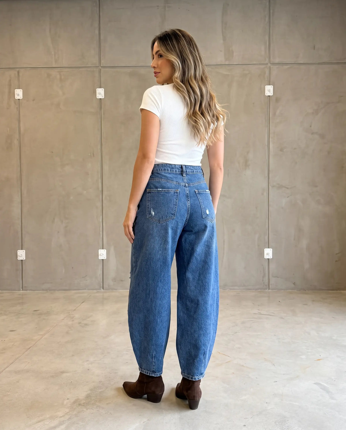 Destroyed Ballon/Barrel Jeans mit umgeklapptem Fashion Bund