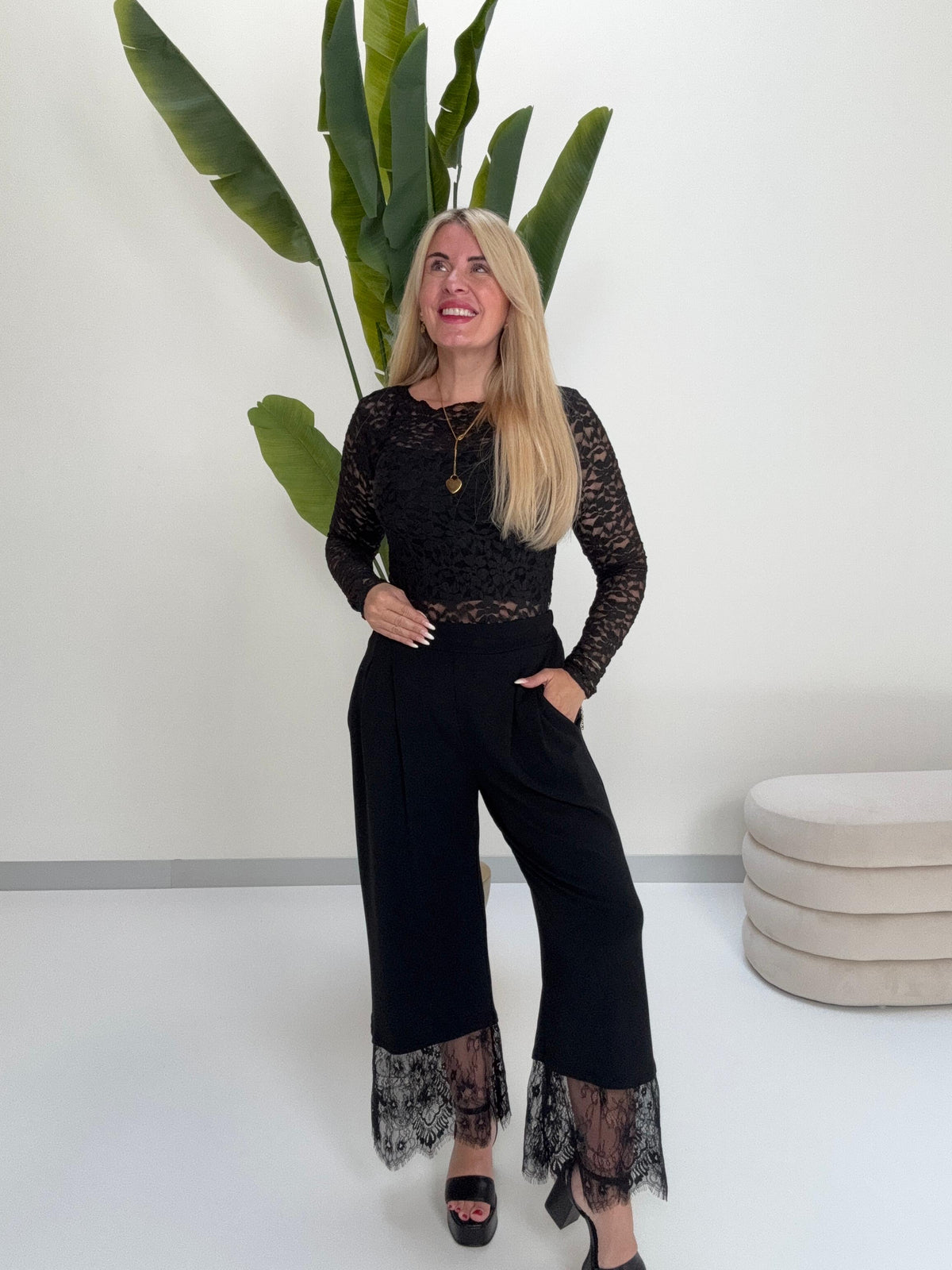 Longsleeve aus hochwertiger Spitze LACE QUEEN schwarz