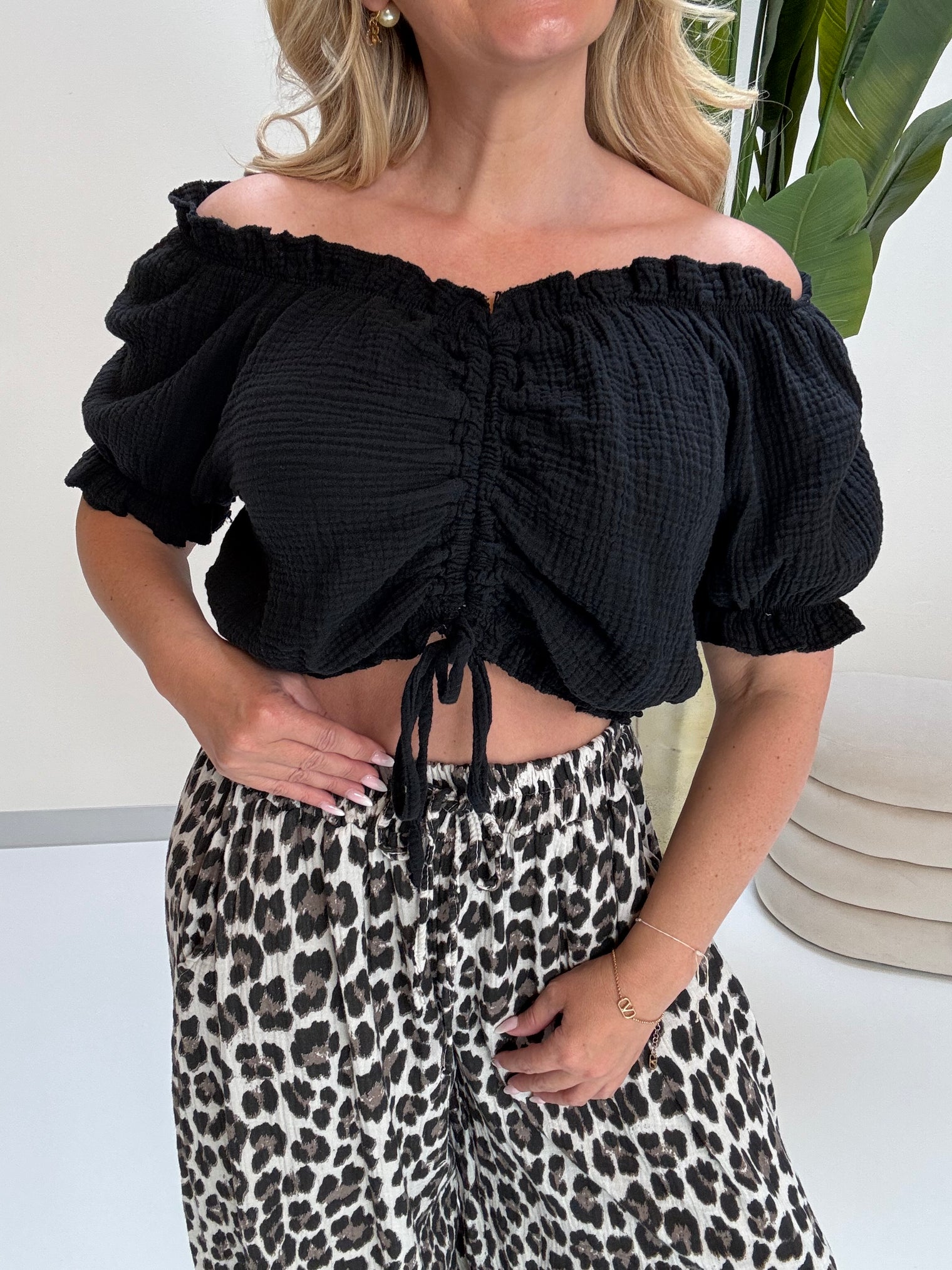 Musselin Carmen Bluse SUNNY DAY schwarz