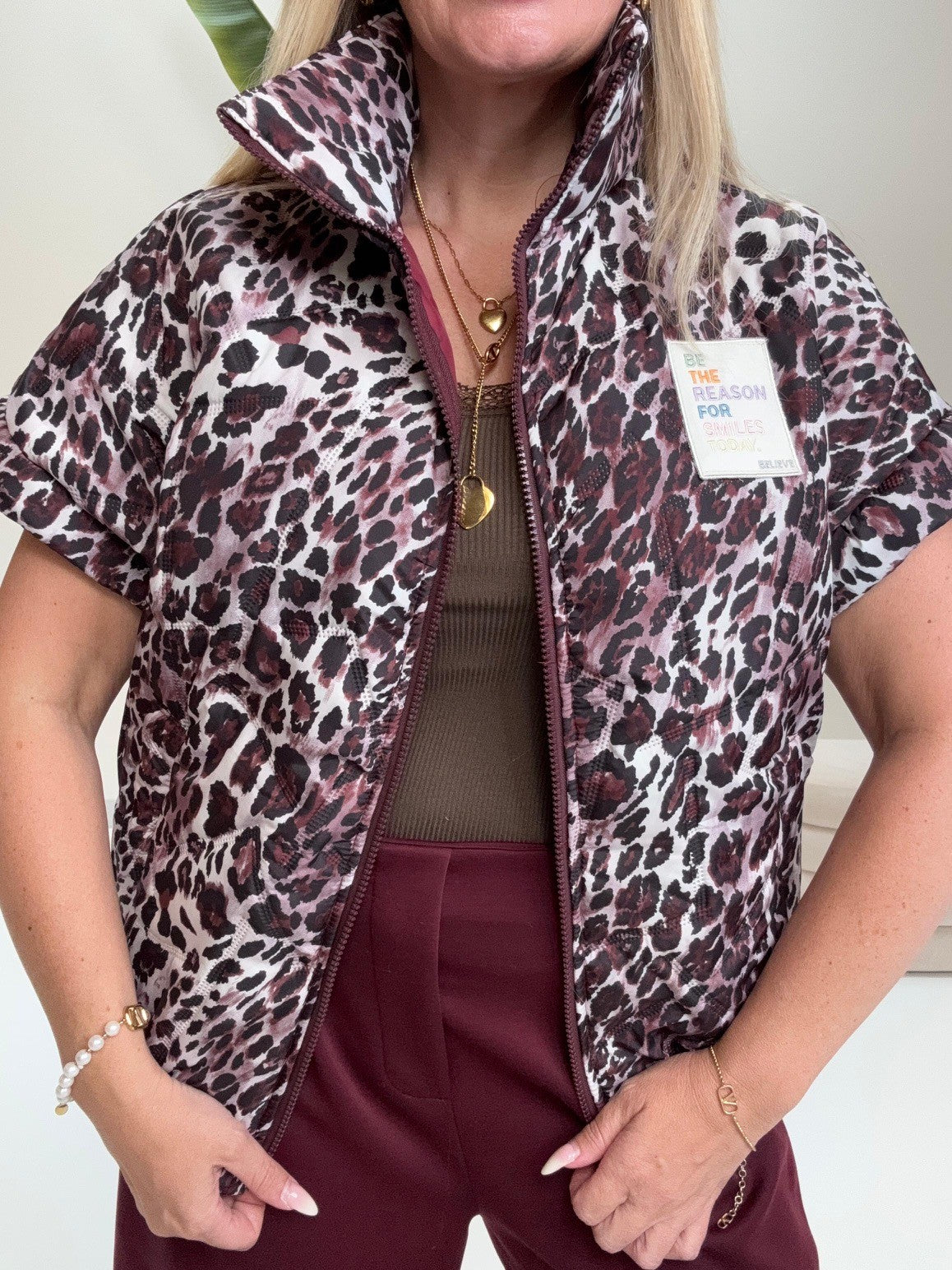 Wattierte Puffy Zipper Weste BE THE REASON FOR SMILES TODAY Leo burgundy