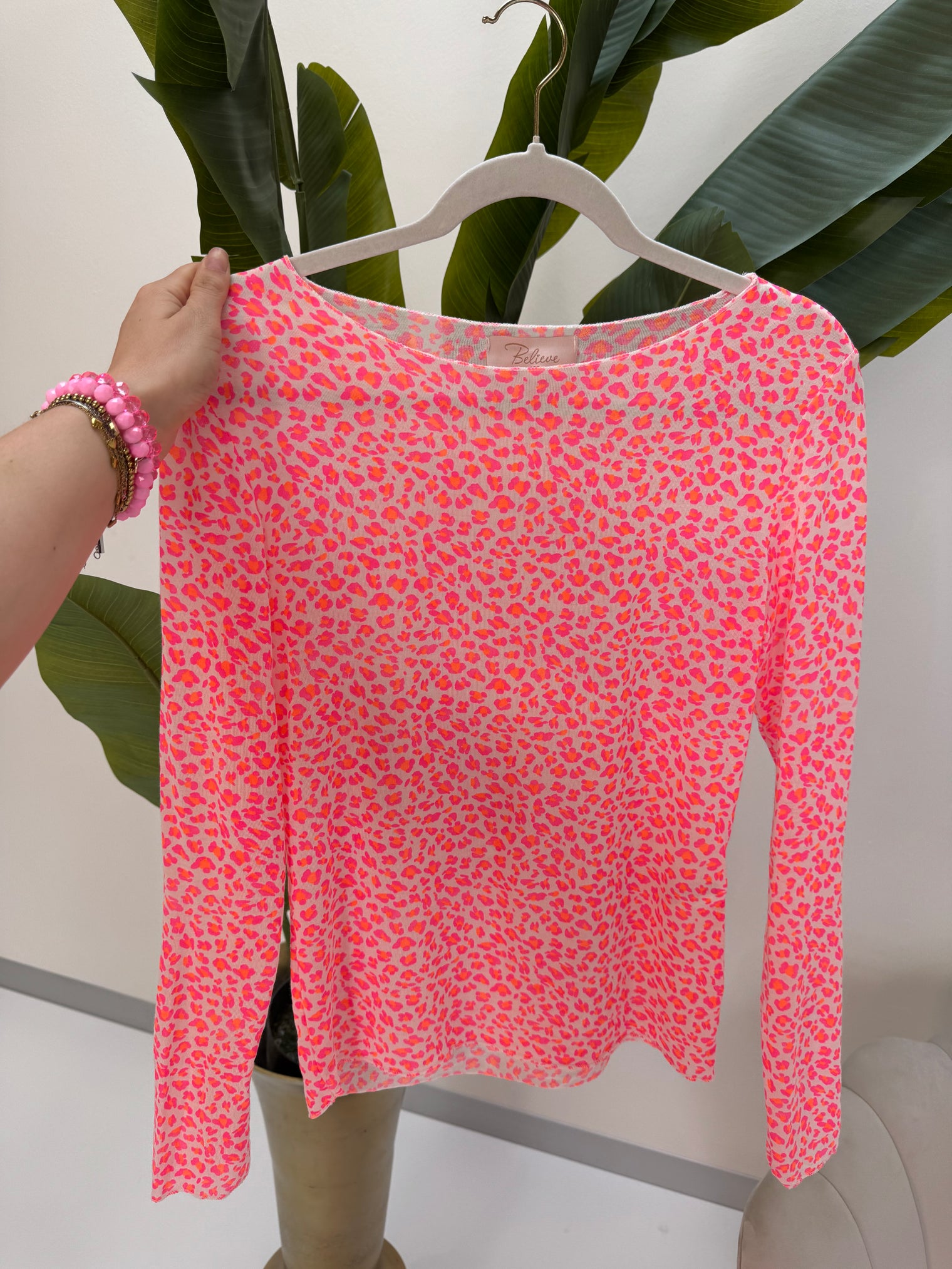 Stretchy Cashmere Langarmshirt weiß MICRO LEO pink/orange