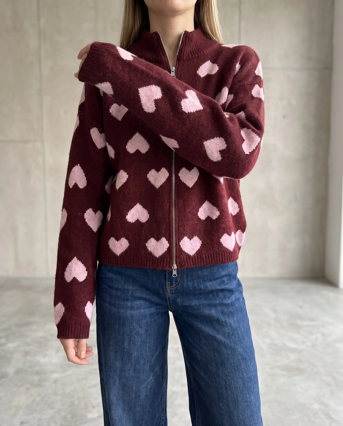 Zipper Strickjacke mit Herzchen burgundy/rosa