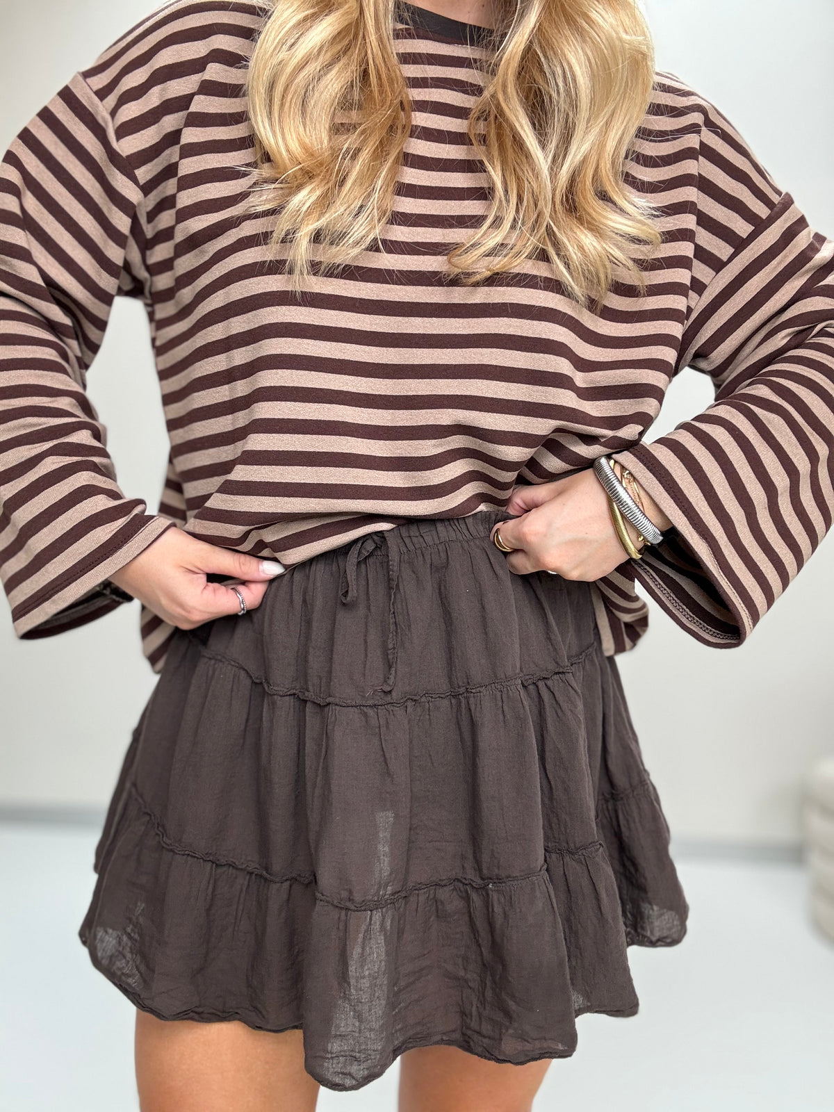 Longsleeve mit leicht ausgestelltem Ärmel STRIPES mocha/coffee