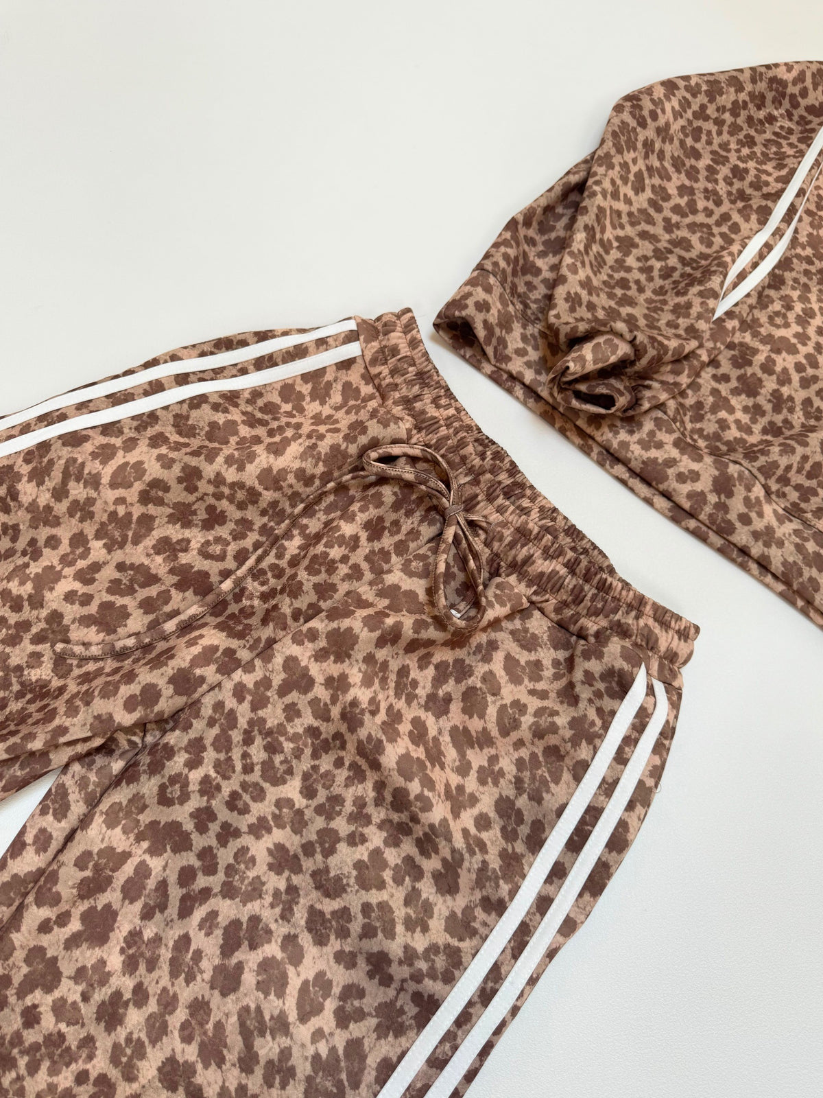 Butterstoff Hose LEO LOUNGE hellbraun/braun