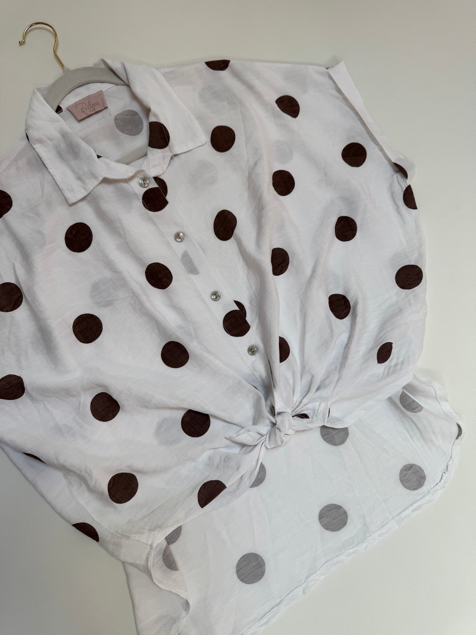 Leichte Sommer Bluse weiß BIG POLKA DOTS coffee