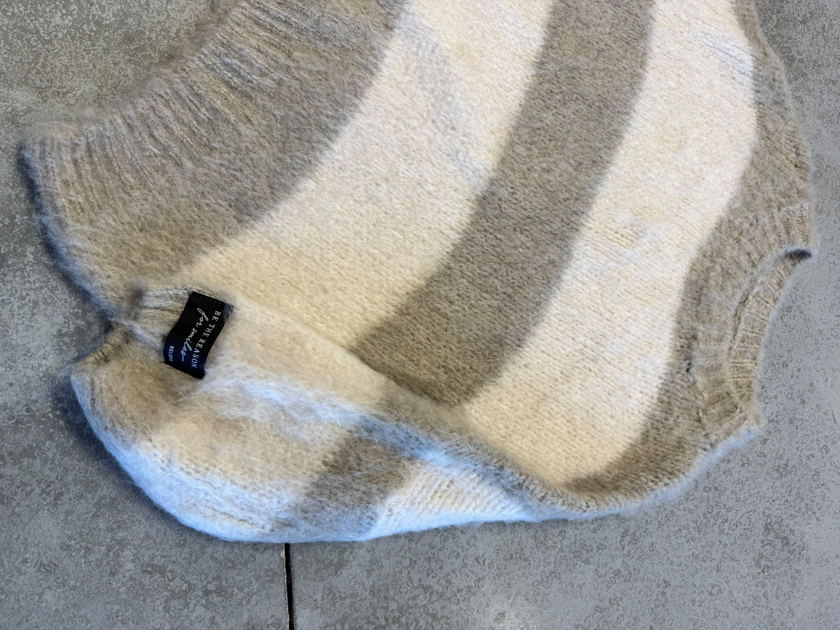 Strickpullover mit Patch creme/beige
