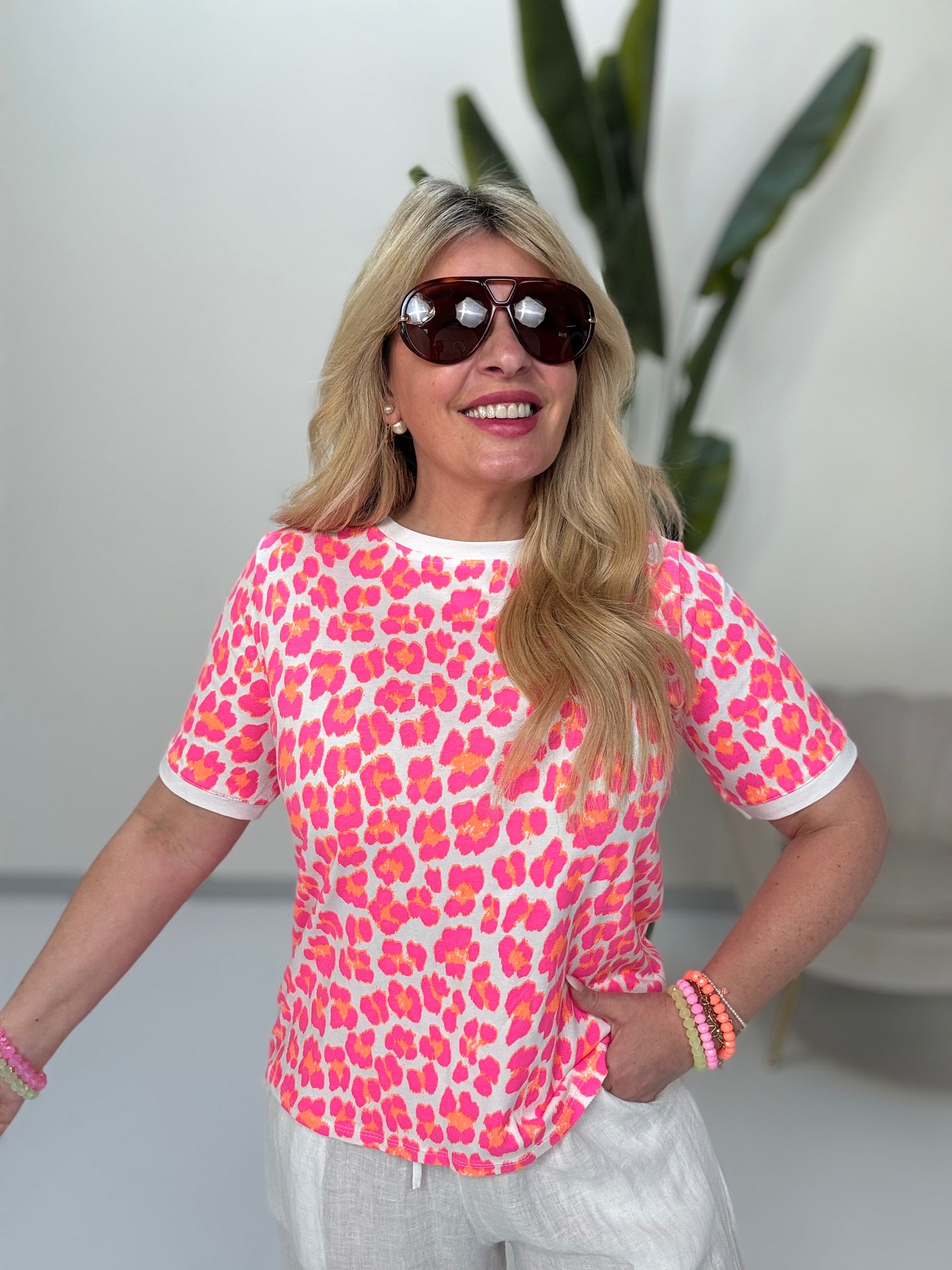Statement Shirt weiß LEO POWER hot pink&orange