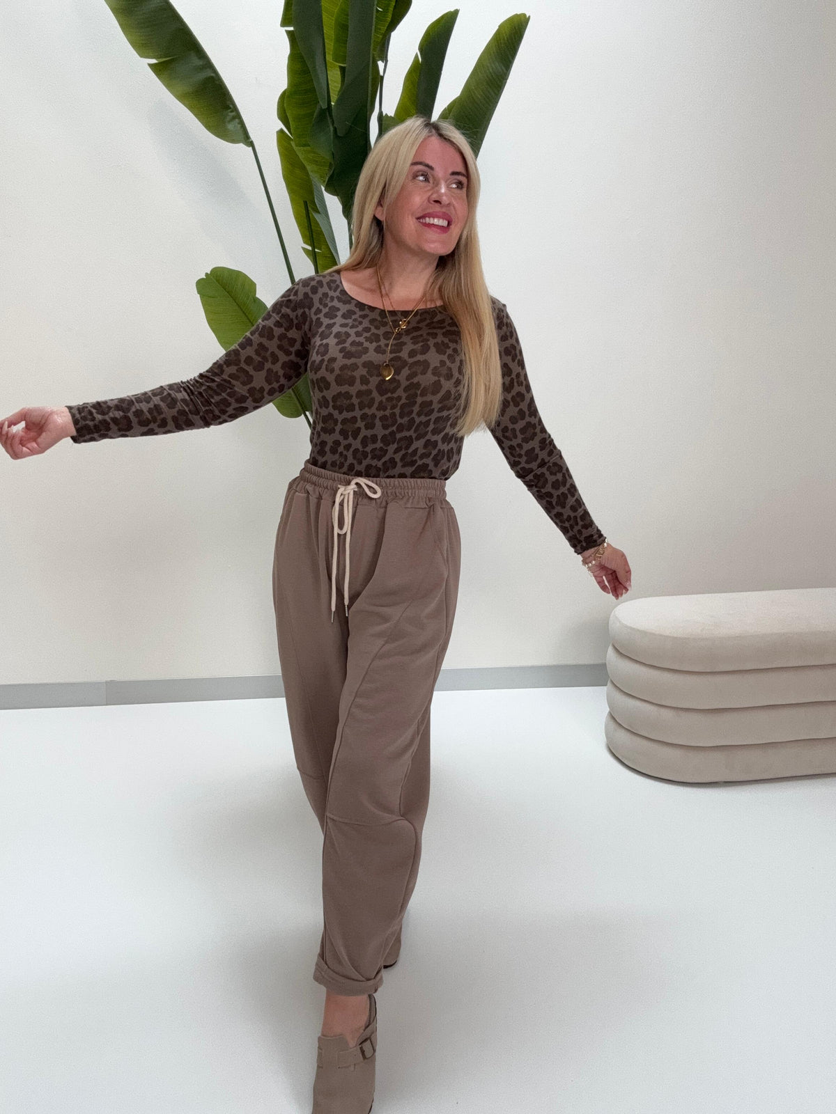 Stylische Barrel Hose COZY MYSTIQUE taupe mit Tunnelzug
