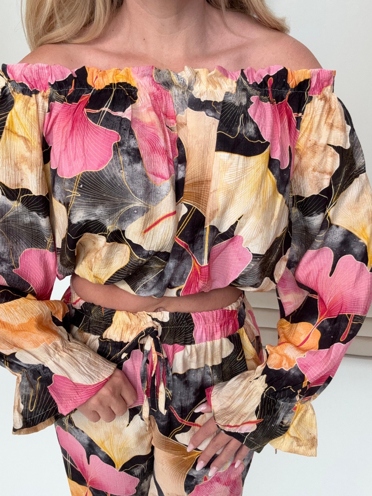 Carmen Bluse langarm FLORAL QUEEN schwarz/pink/creme
