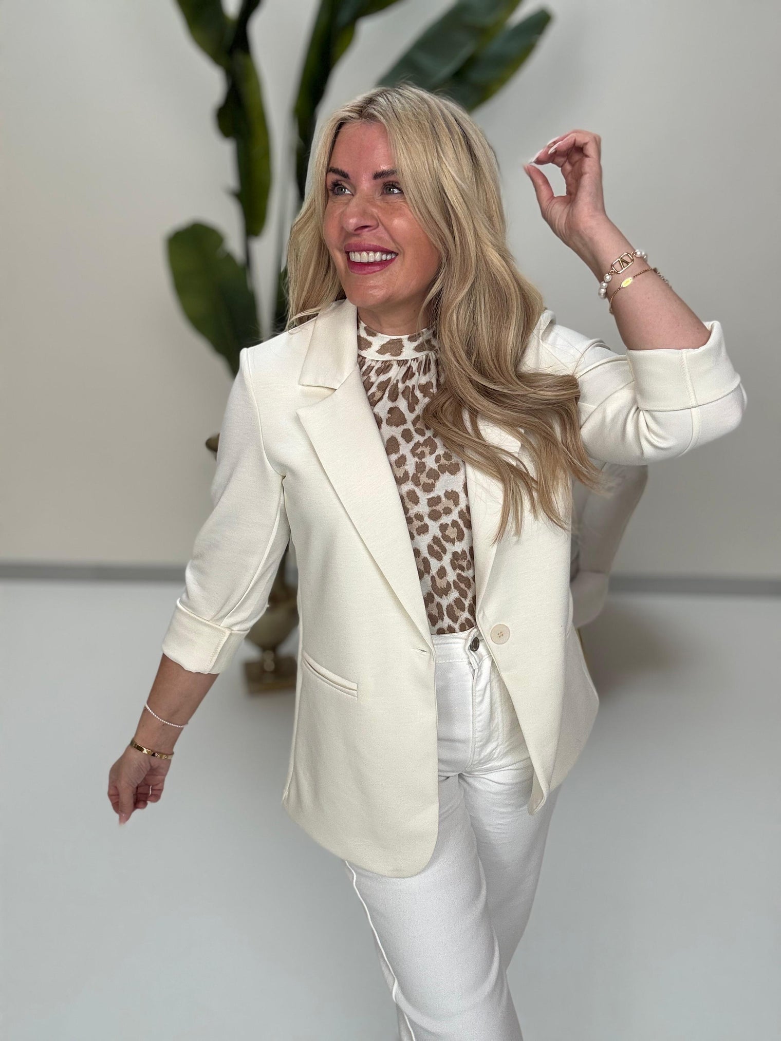 Stretch Butterstoff Blazer LOOK TO THE SKY creme