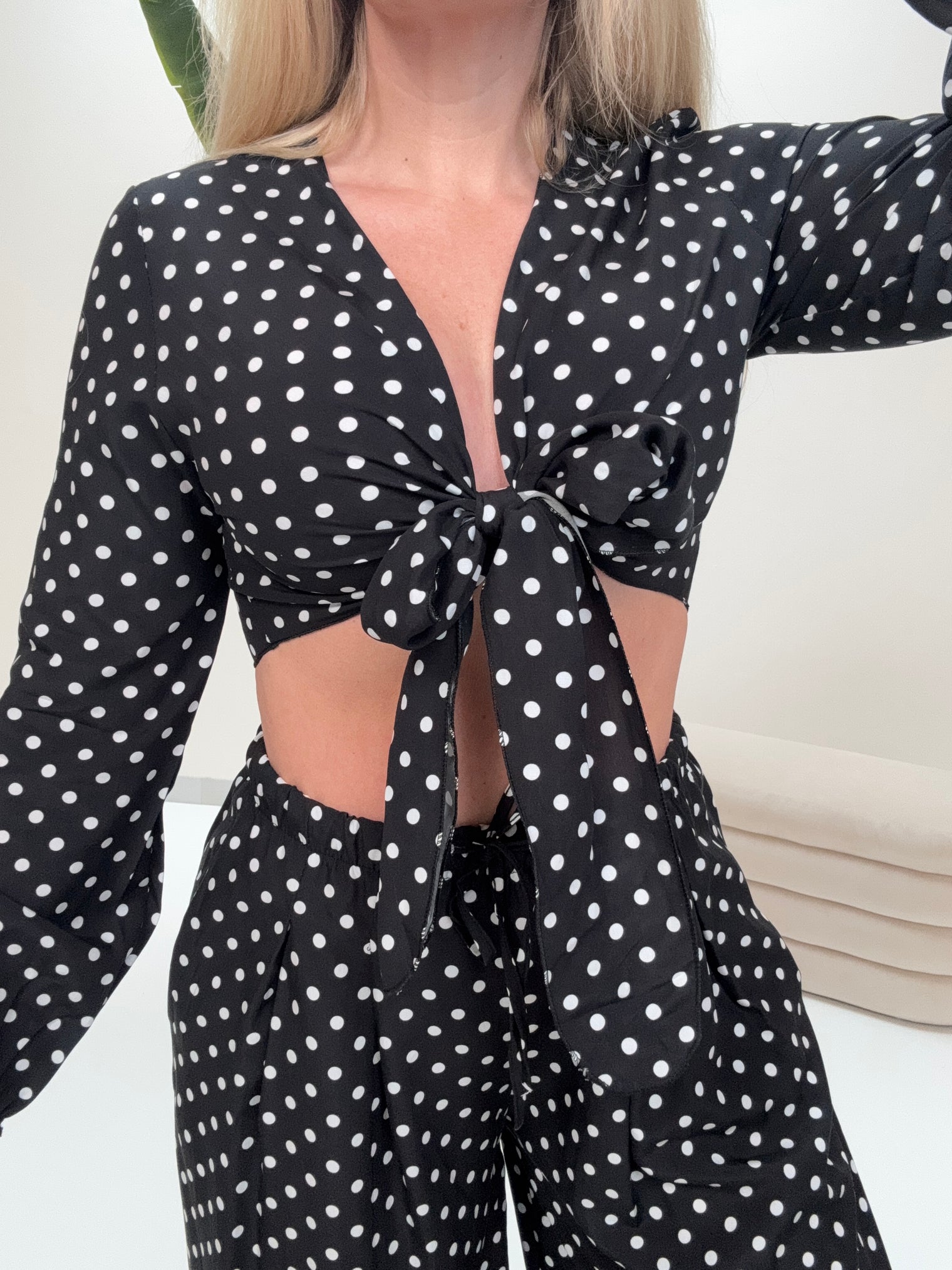 Bindebluse POLKA DOTS LOVE schwarz/weiß