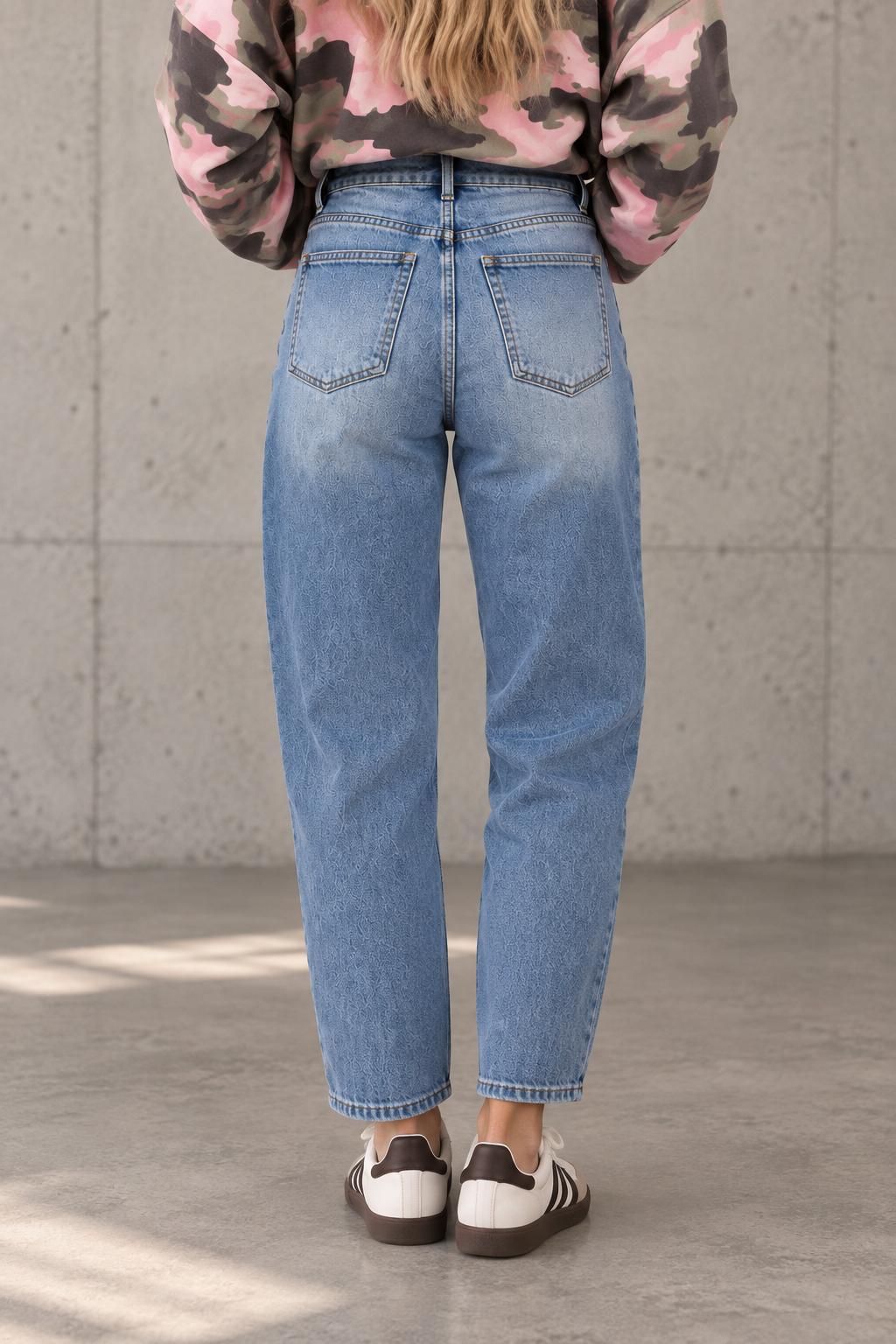 Stretch Mom Jeans light denim blue