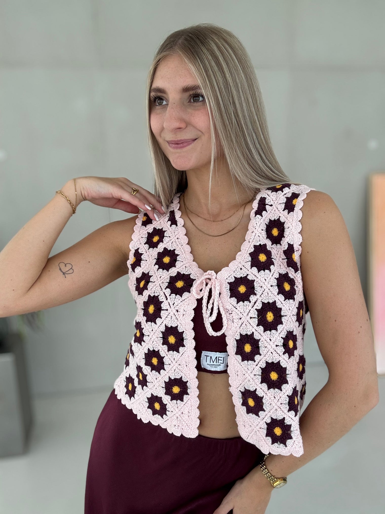 Häkelweste Crochet FLOWER rose