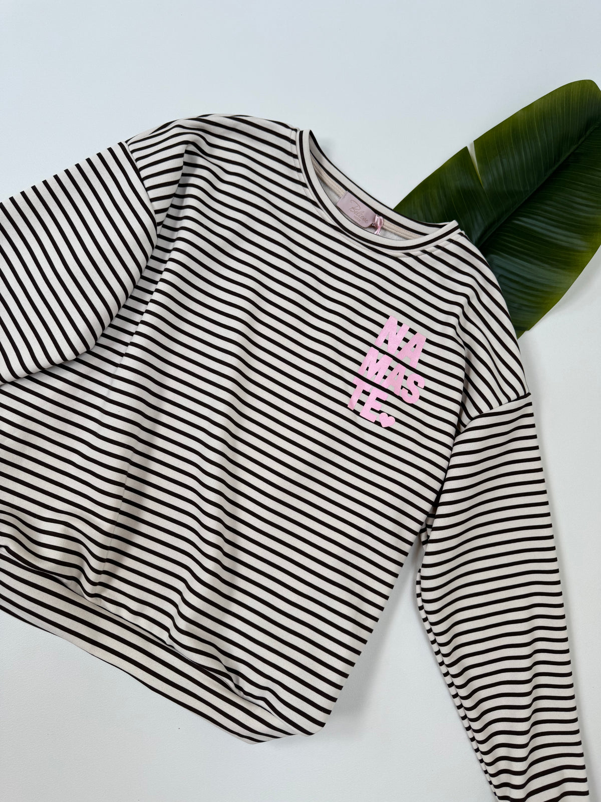 Sweater mit Rückenprint creme/coffee geringelt NAMASTE
