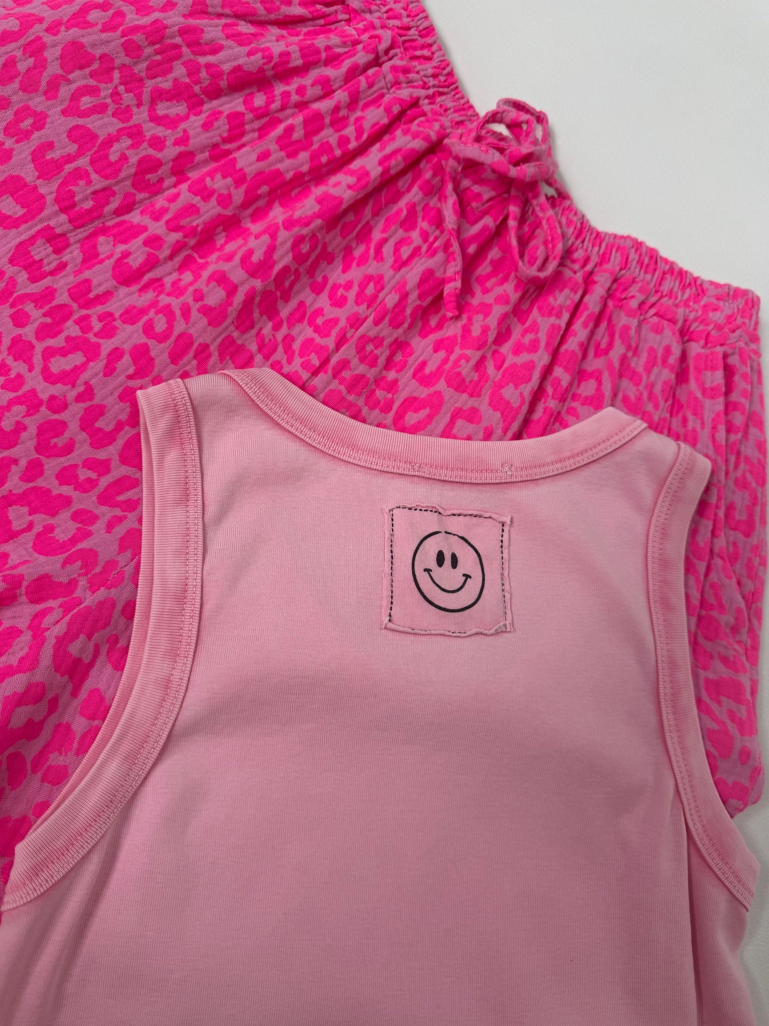 Stylische Musselin Short rosa LEO LOVER hot pink