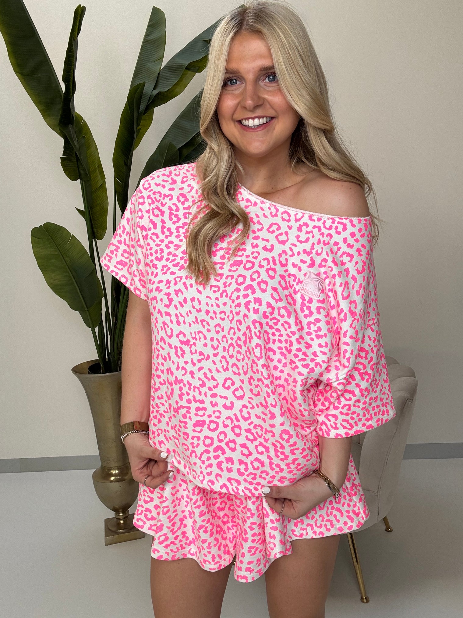 Shirt kurzarm weiß LEO LOVER AMOUR pink mit Patch