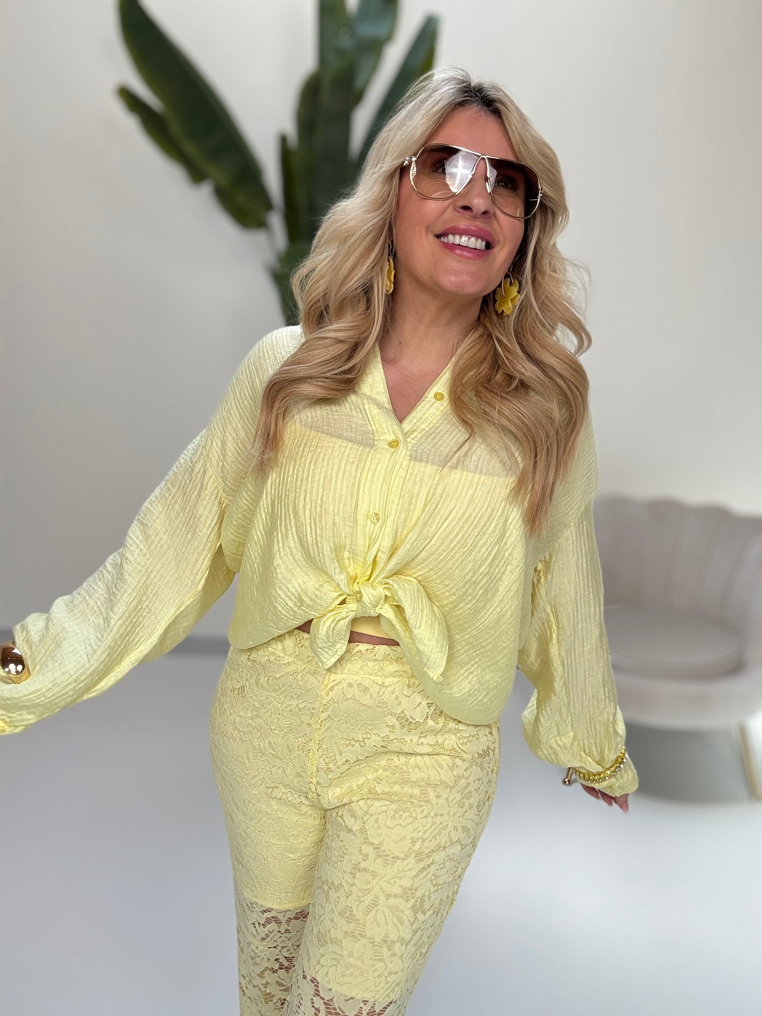 Bluse feiner Stoff gelb zum knoten