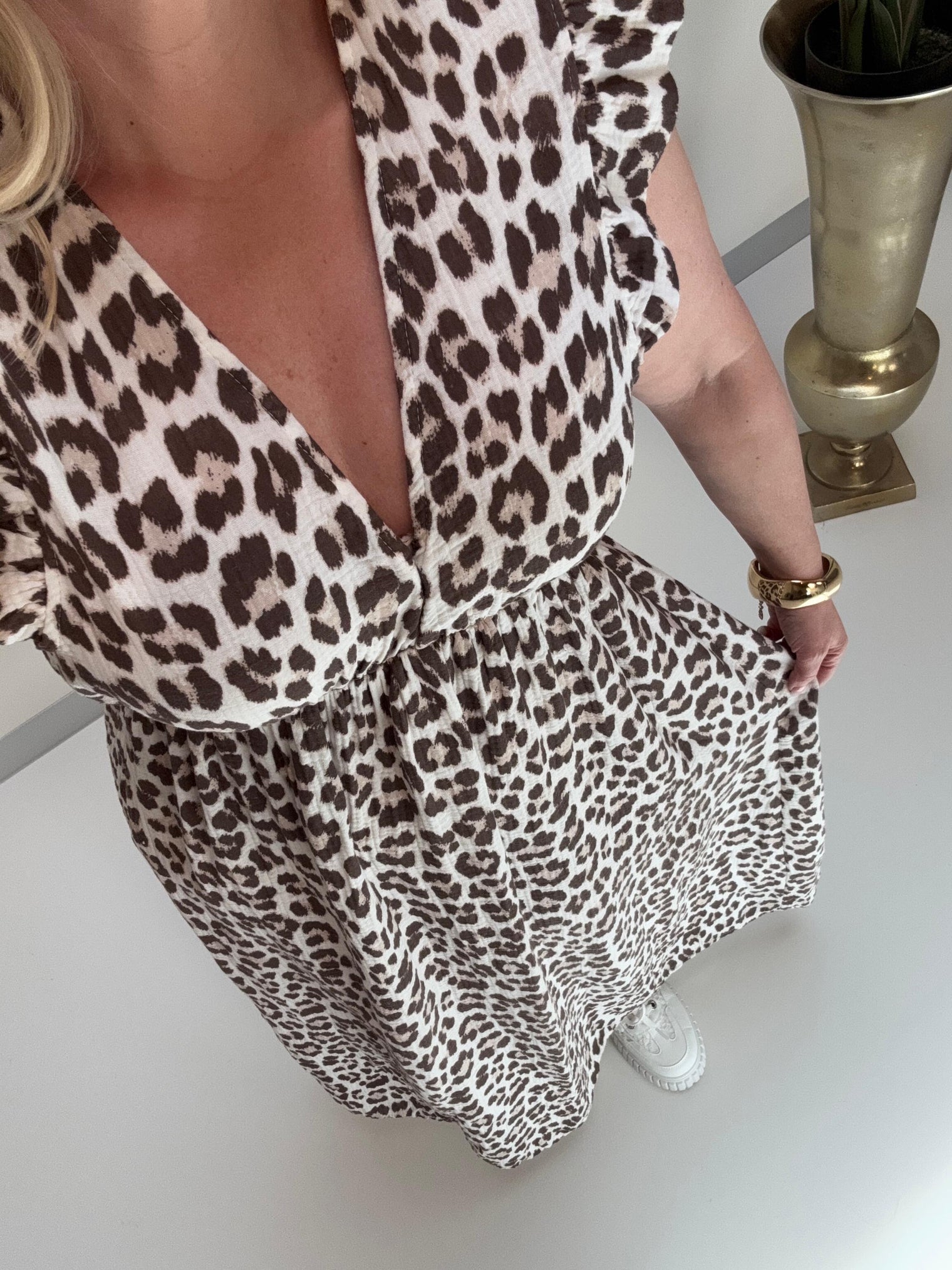 Signature Musselin Kleid weiß LEO POWER beige/braun