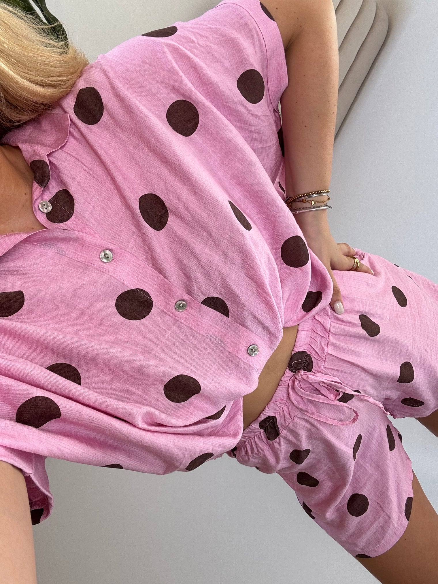 Leichte Sommer Shorts candy rose BIG POLKA DOTS coffee