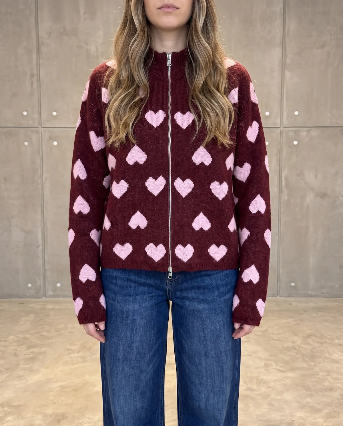 Zipper Strickjacke mit Herzchen burgundy/rosa