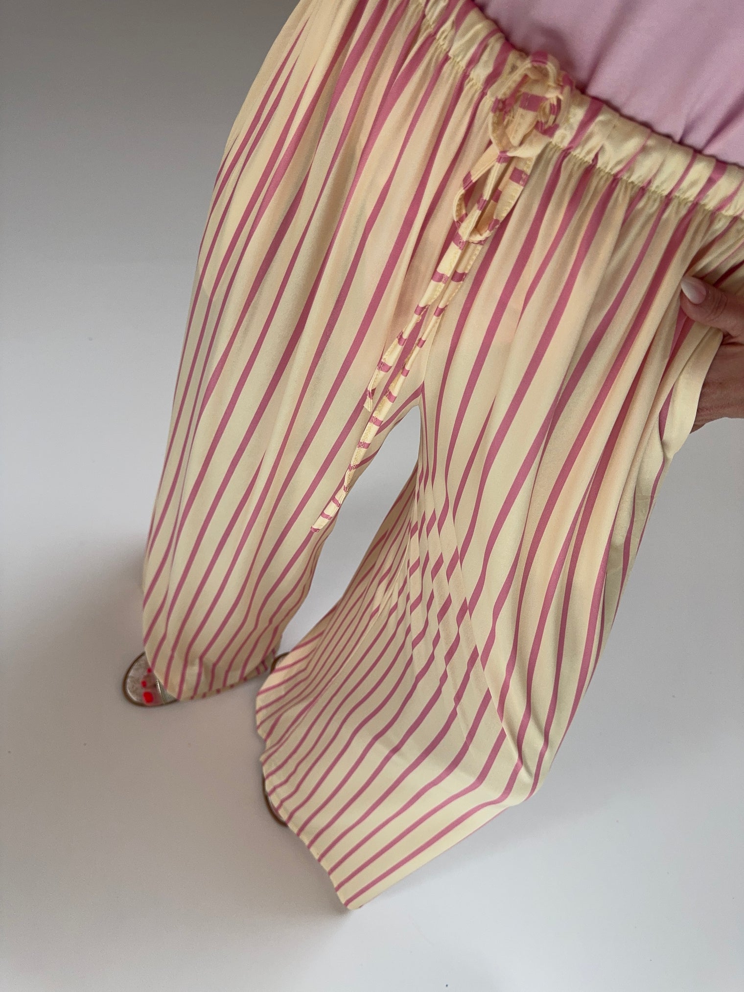 Hose FEELS LIKE BUTTER Stripes gelb rosa