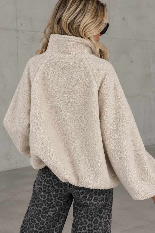 Kuschel Jacke mit Reißverschluss & Patch DRESS FOR YOURSELF beige