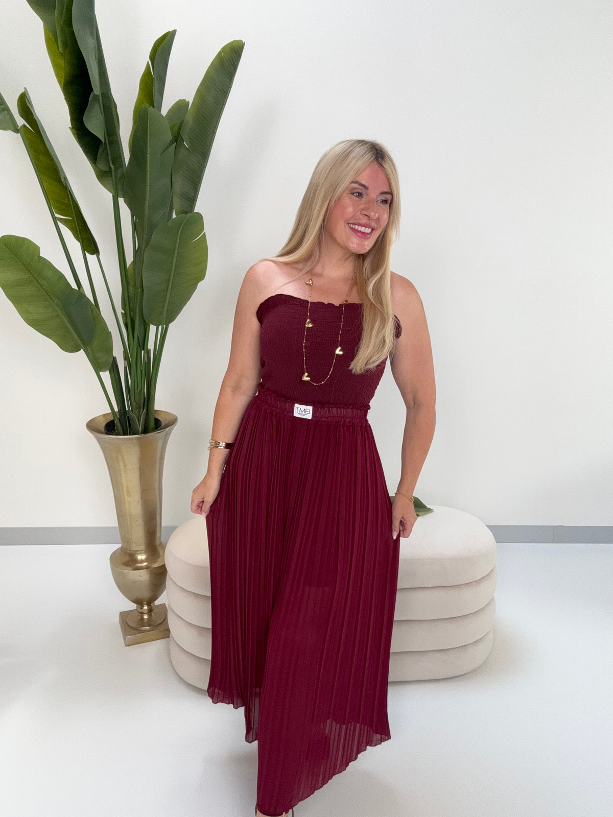 Signature Plisseehose burgundy mit Patch