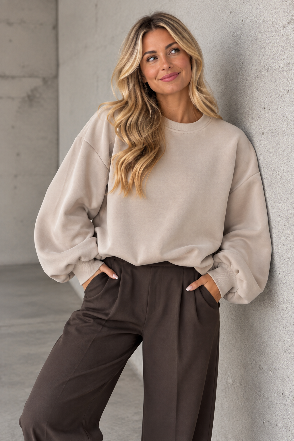 Butterstoff Pullover mit Gummizug unten beige
