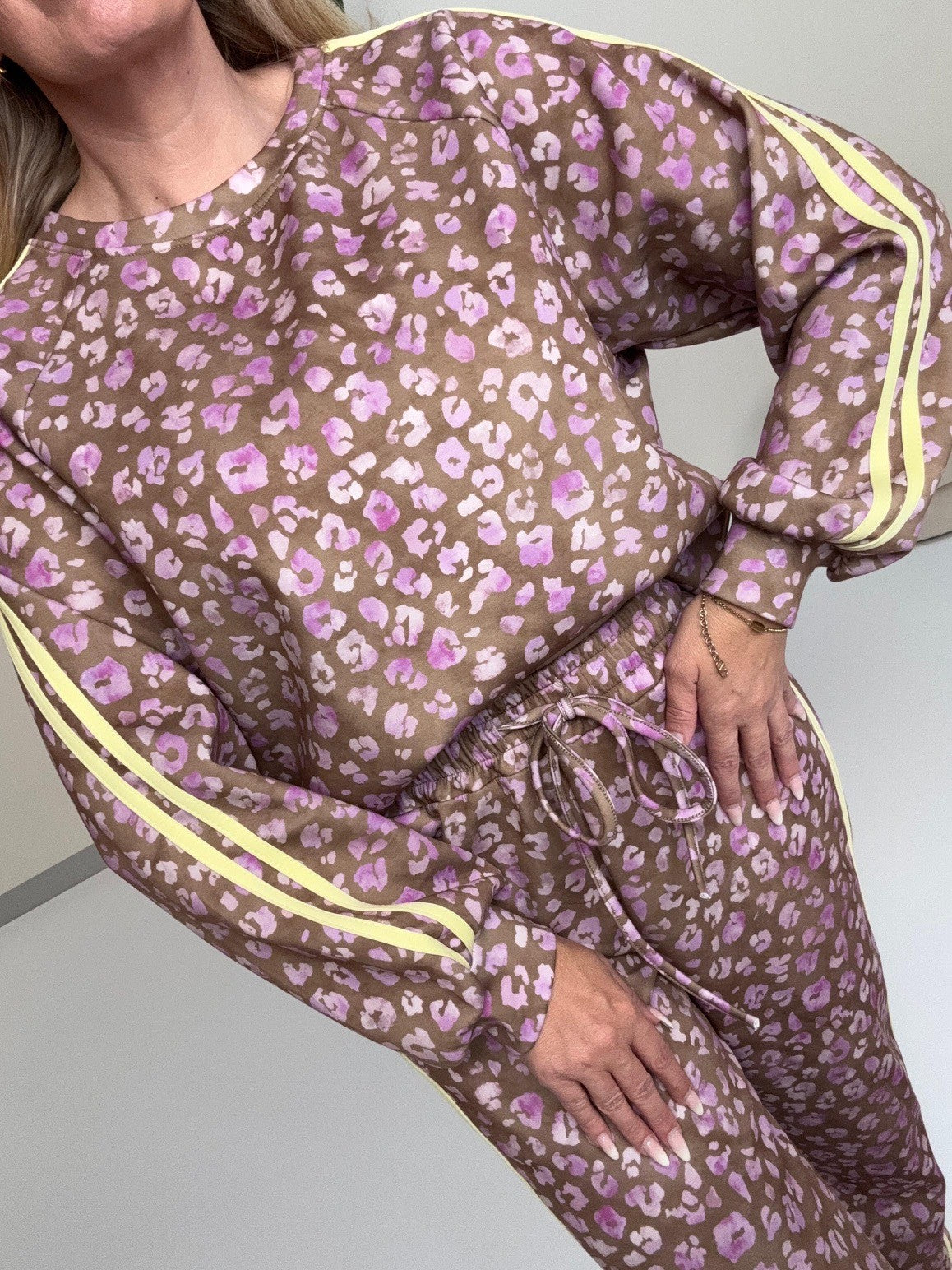 Butterstoff Sweater LEO LOUNGE braun/flieder