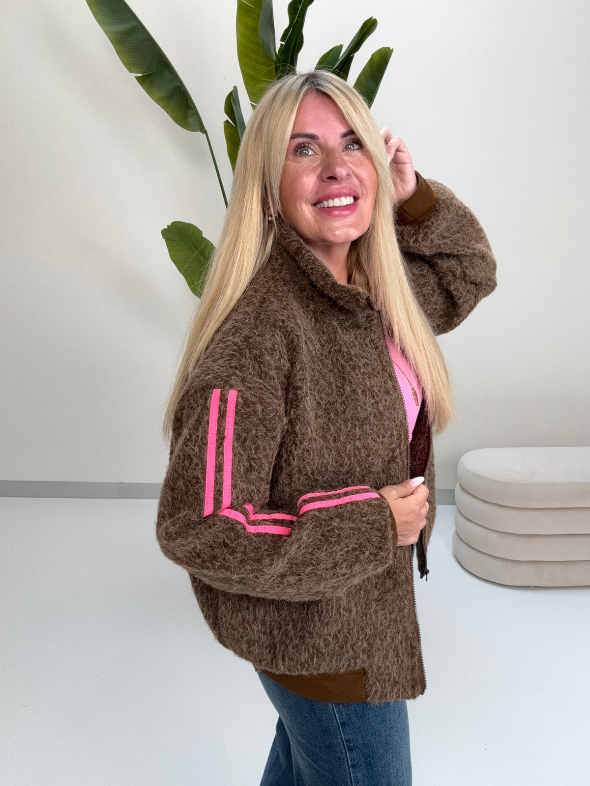 Jacke SPORTY COZYNESS chocolate/pink mit seitlichen Streifen