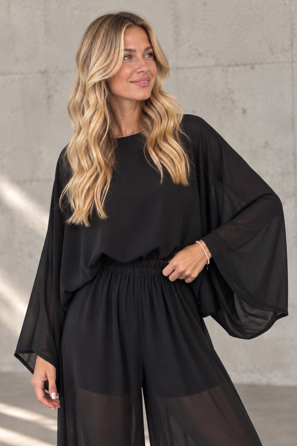 Transparent Bluse im Fledermaus Schnitt schwarz