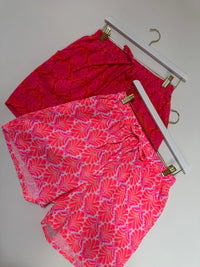 Musselin Shorts weiß SUMMER MEMORIES mit hot pink/orange