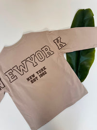 Statement Sweater hellbraun NEW YORK