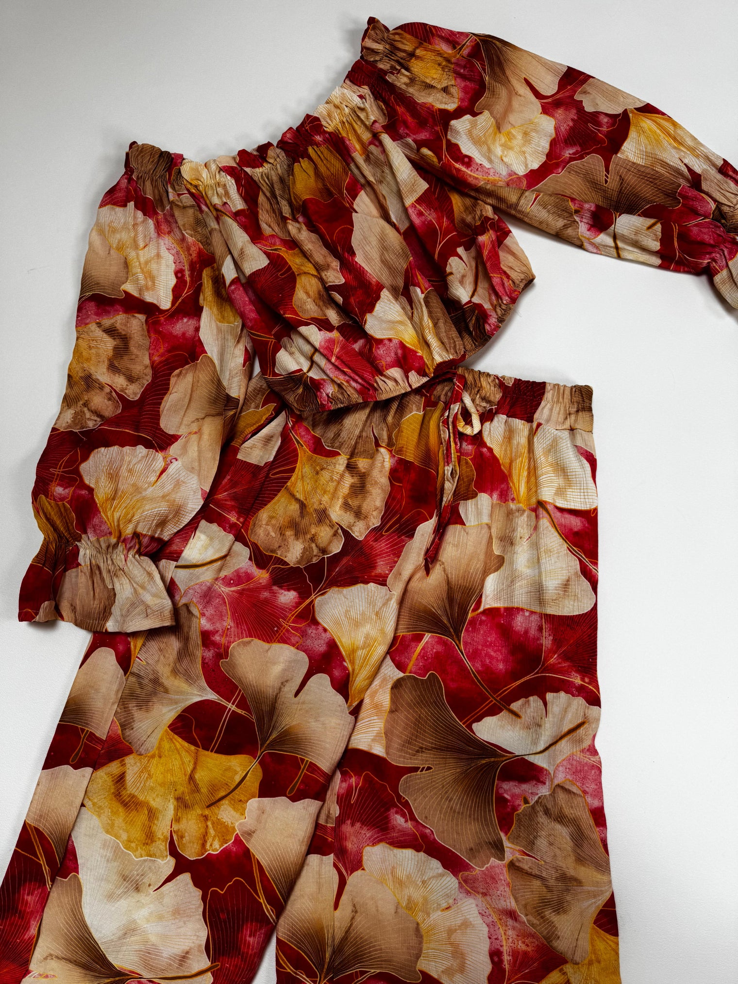 Carmen Bluse langarm FLORAL QUEEN rot/beige/creme