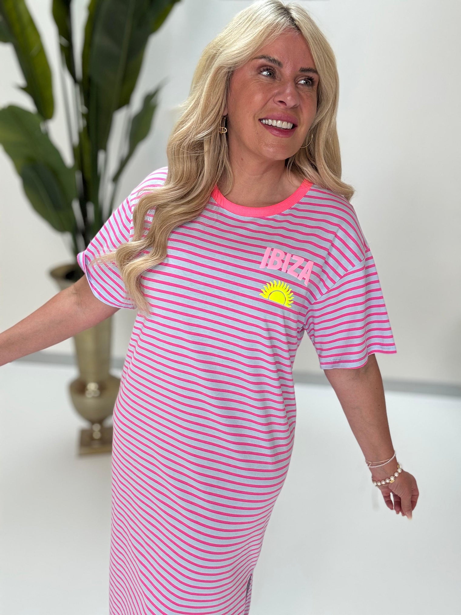 Shirt Kleid IBIZA mit seitlichen Schlitzen hellblau/pink gestreift