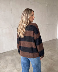 Kuschelweicher Strickpullover mit Alpakaanteil schwarz/braun