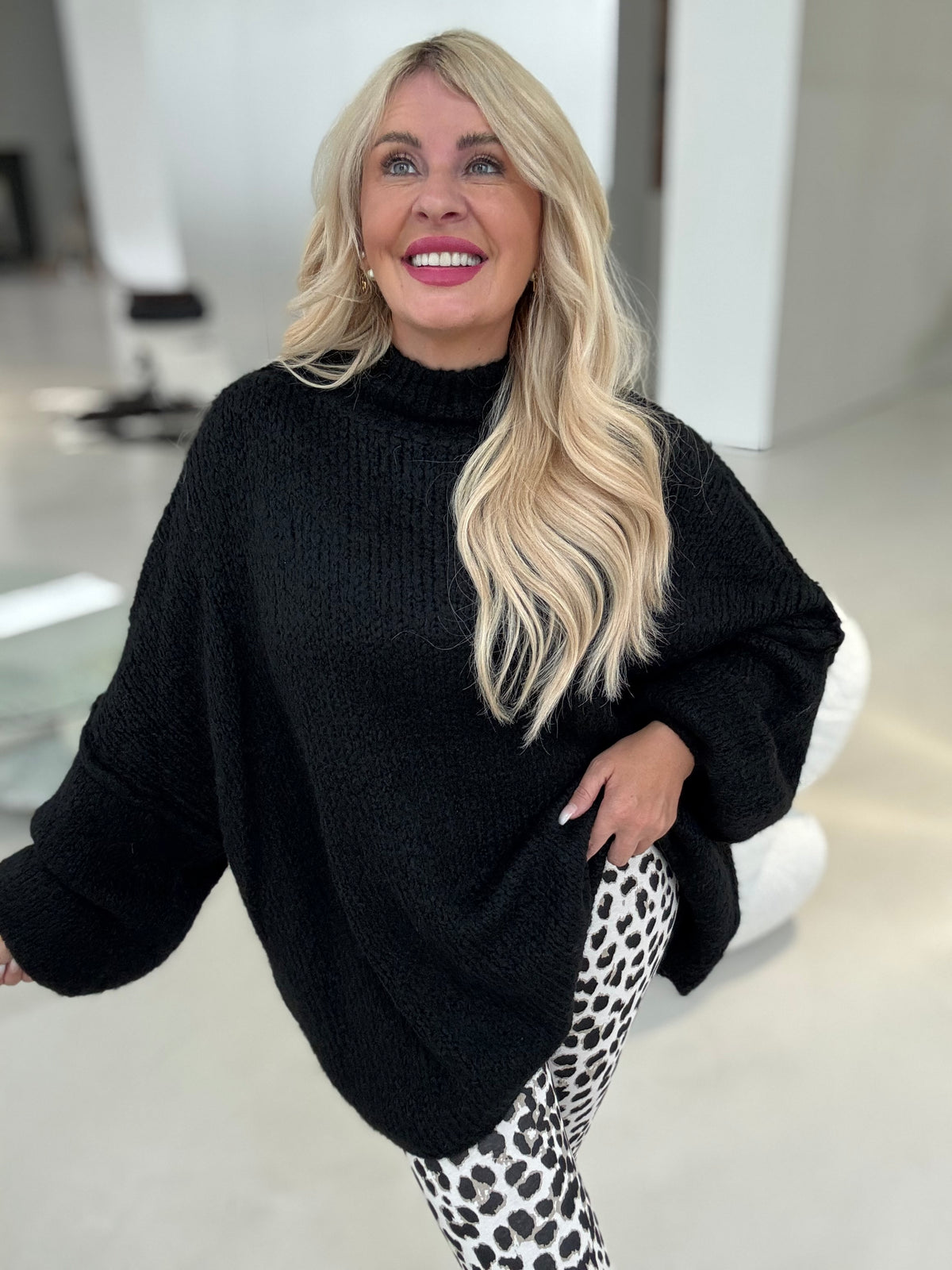 Kuschelweicher OVERSIZE Strickpullover schwarz