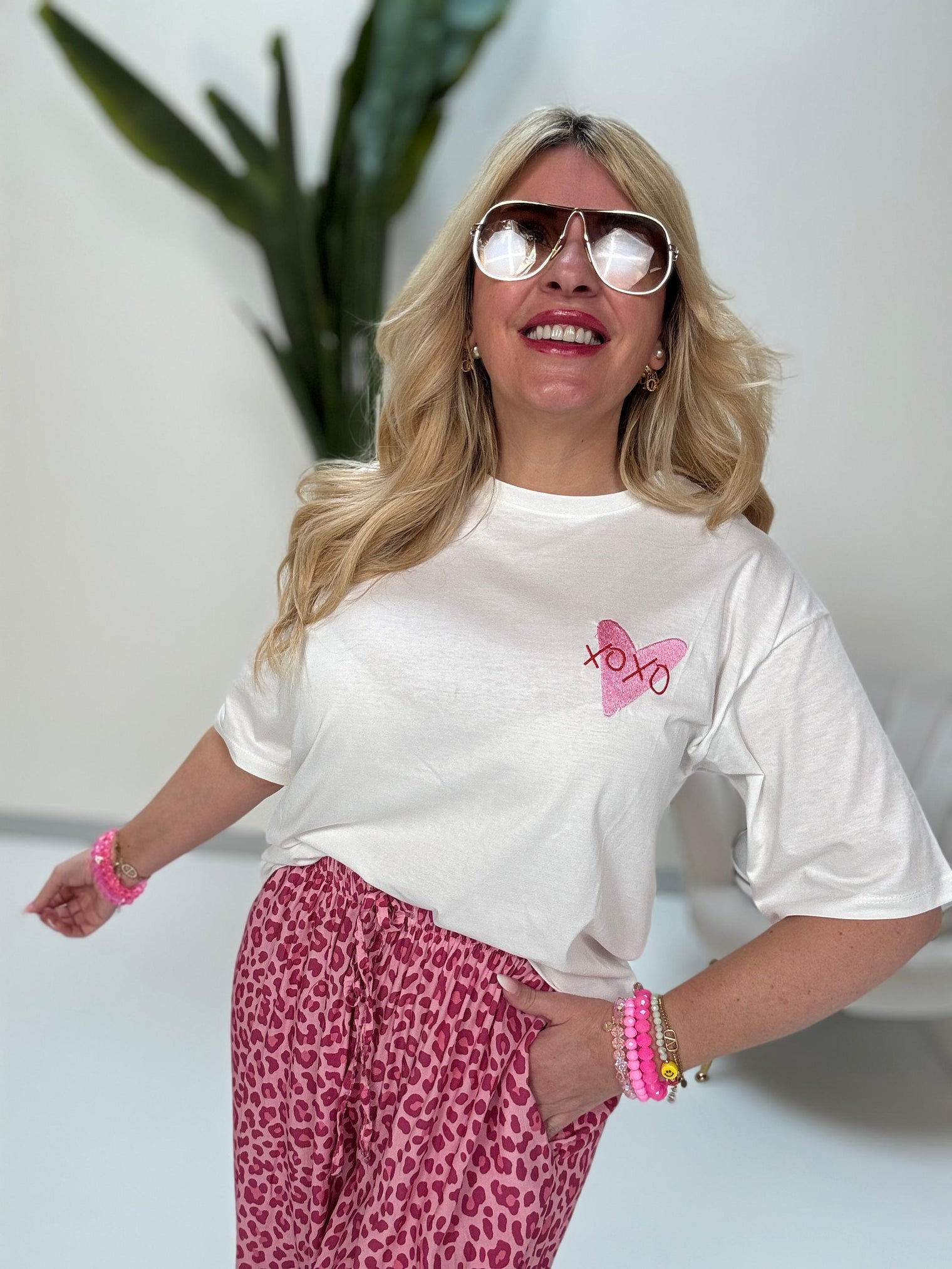 Statement Shirt weiß XOXO mit kleinem Herz