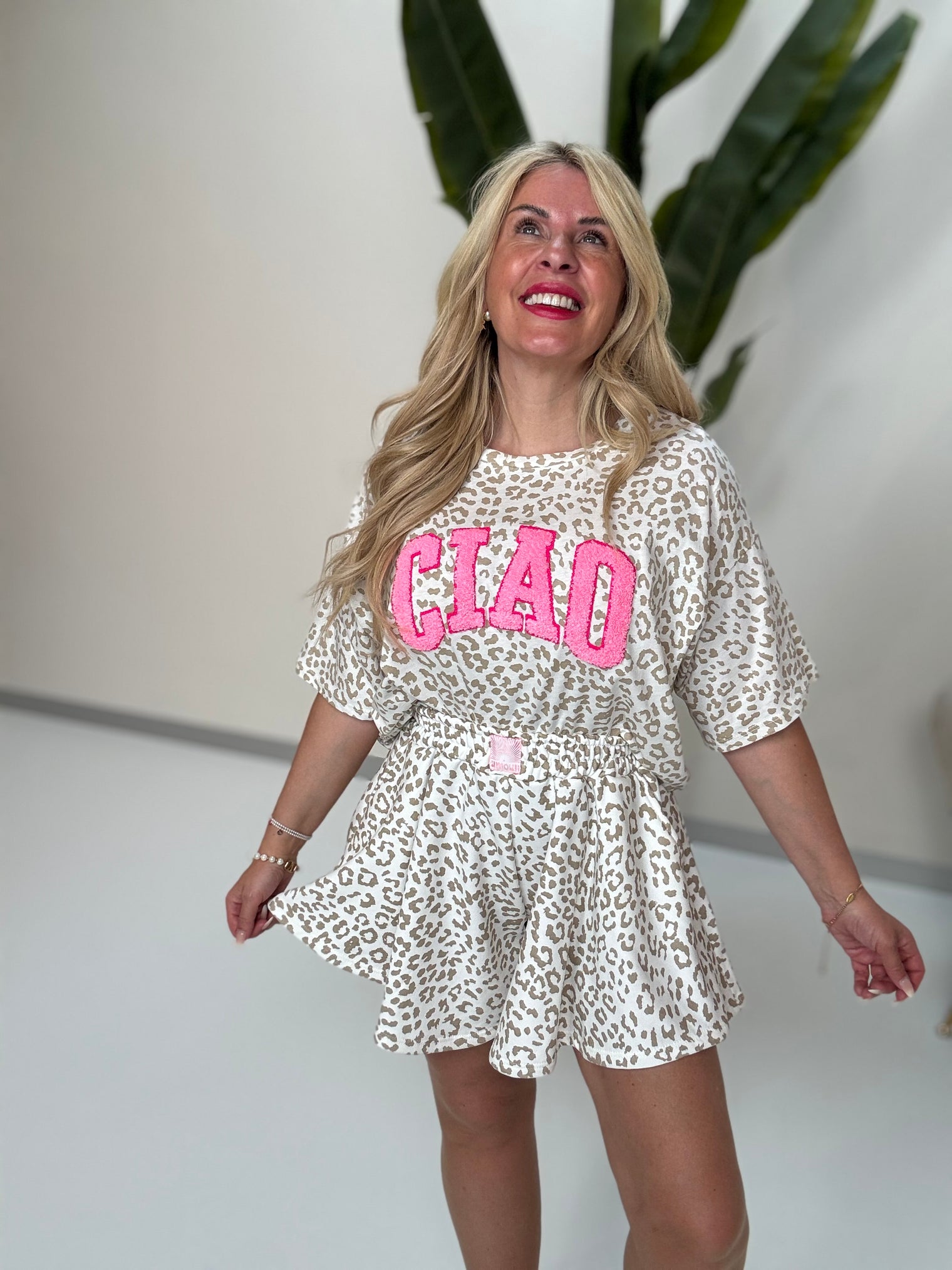 Statement Sweatshirt weiß/beige CIAO LEO rosa