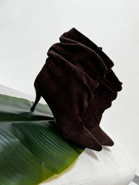 Velours Stiefelette mit kurzem Schafft dark chocolate