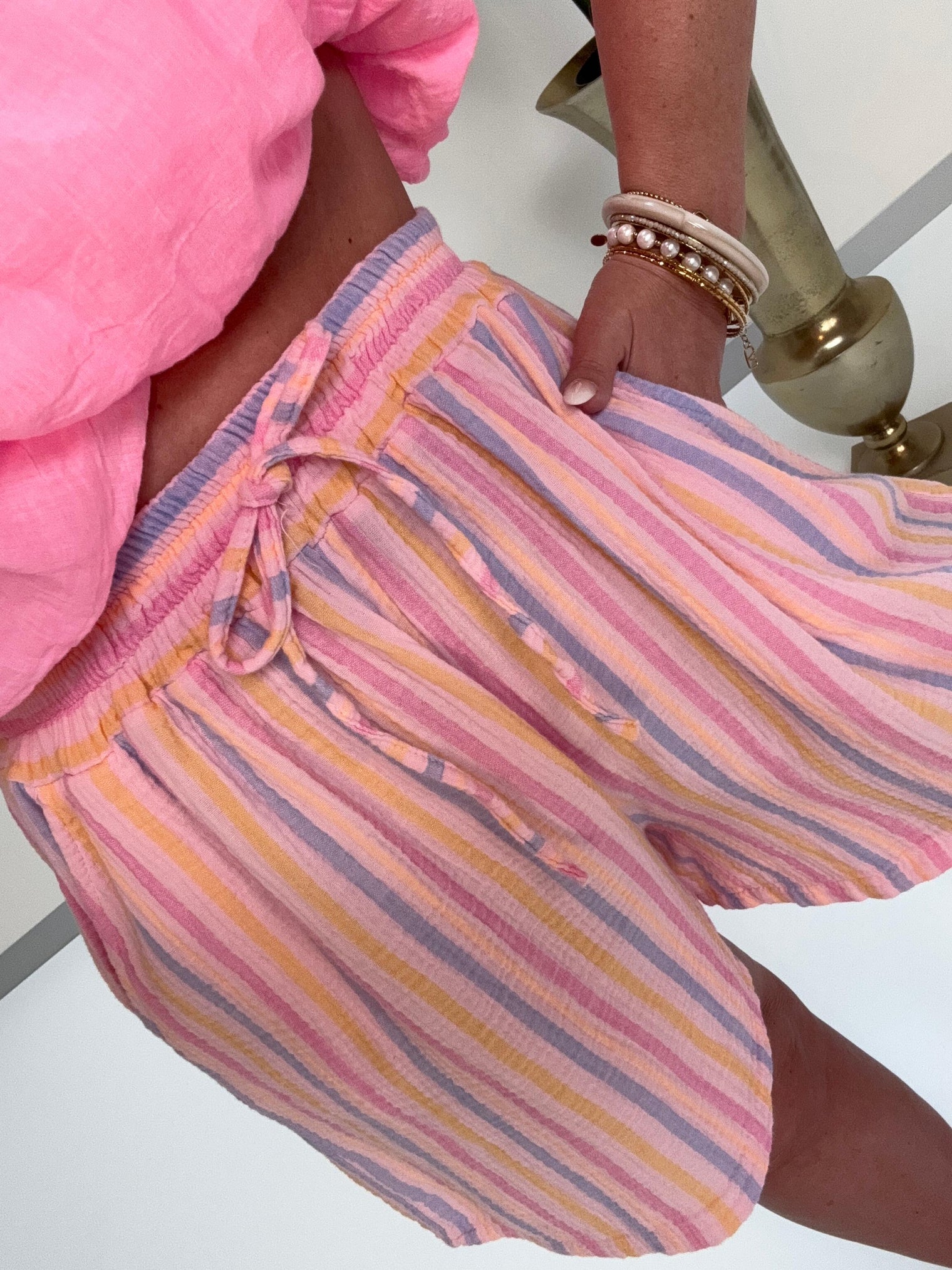 Musselin Shorts rosa COLORFUL STRIPES flieder/pink/gelb