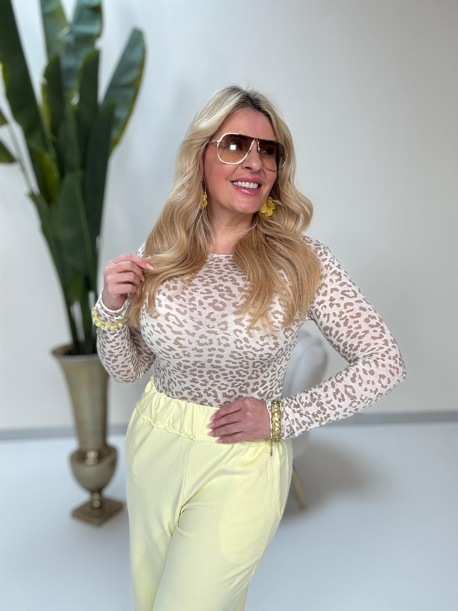 Stretchy Cashmere Langarmshirt weiß LEO LOVER beige