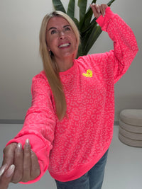 Sweater mit Rückenprint AMOR CLUB hot fuchsia leo