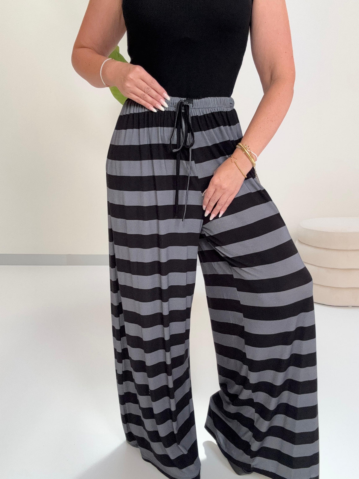 Butterstoff Hose BIG STRIPES stone grey/schwarz