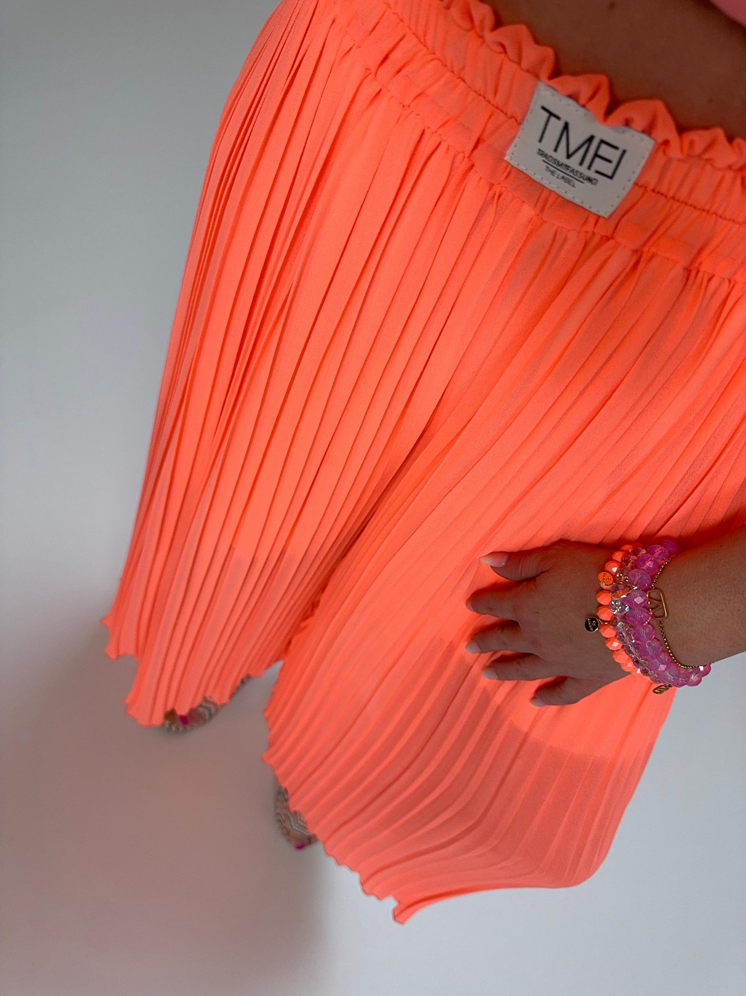 Signature Plisseehose hot peach mit Patch