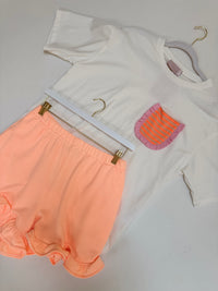 Shirt mit kleiner Brusttasche KISS MY VOLANTS weiß
