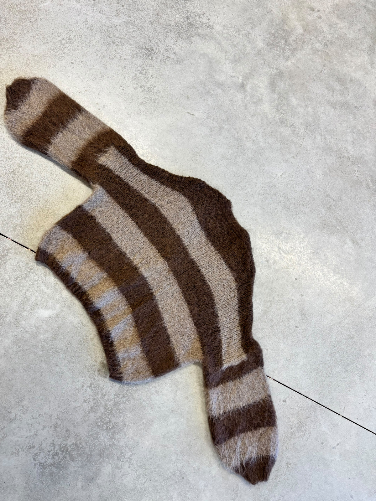 Flauschige Strickjacke mit Knopfleiste chocolate/taupe