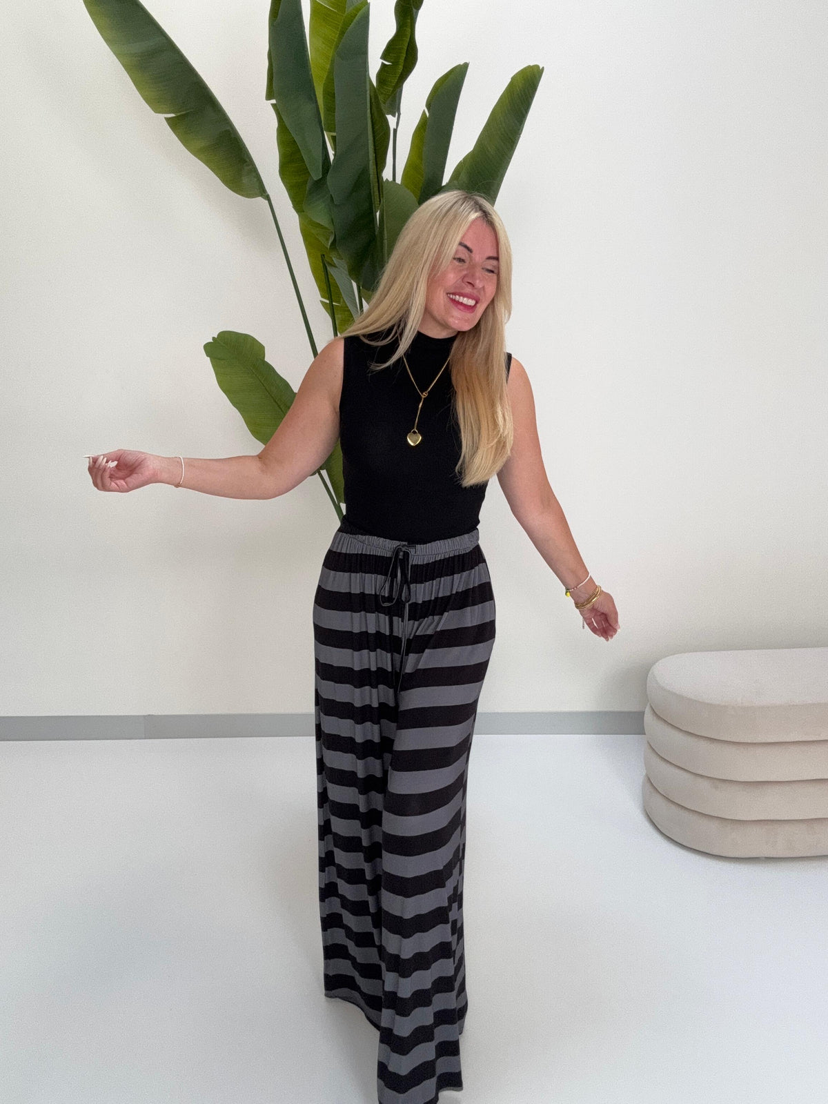 Butterstoff Hose BIG STRIPES stone grey/schwarz